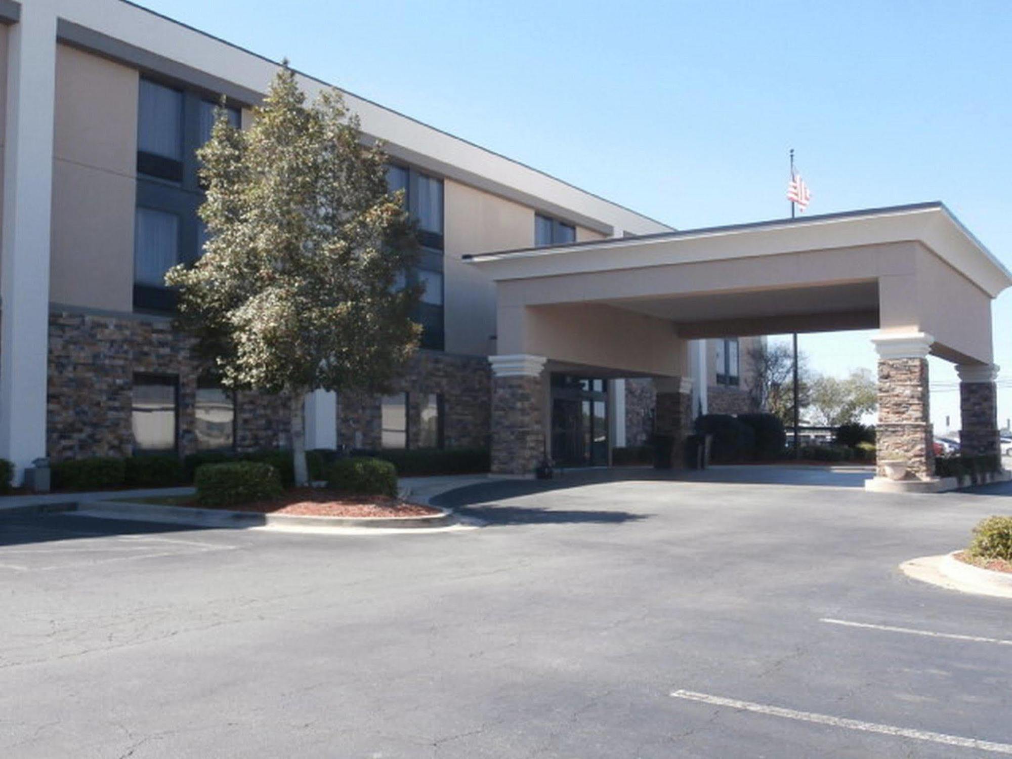 Hampton Inn Дъглас Екстериор снимка