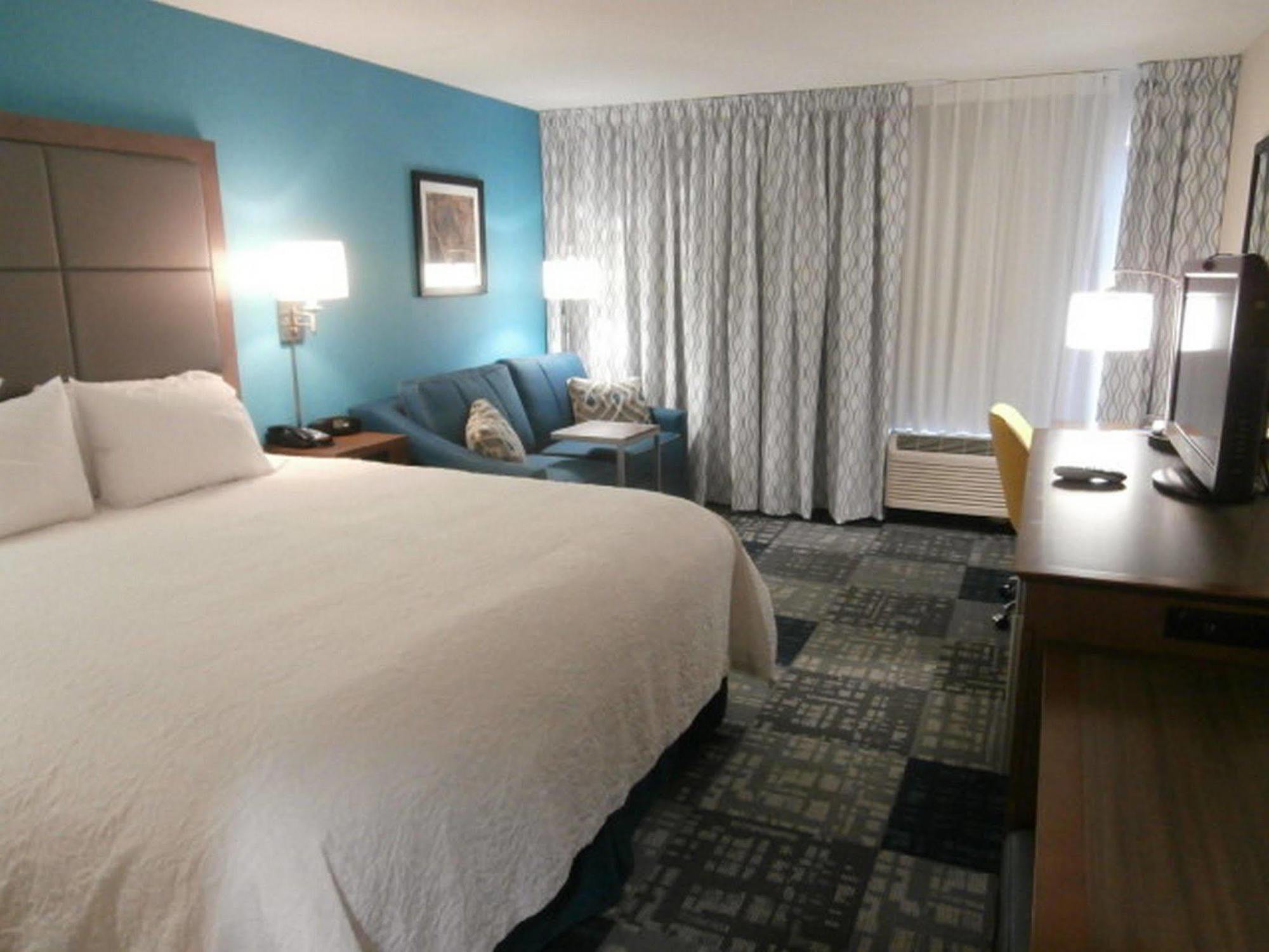 Hampton Inn Дъглас Екстериор снимка